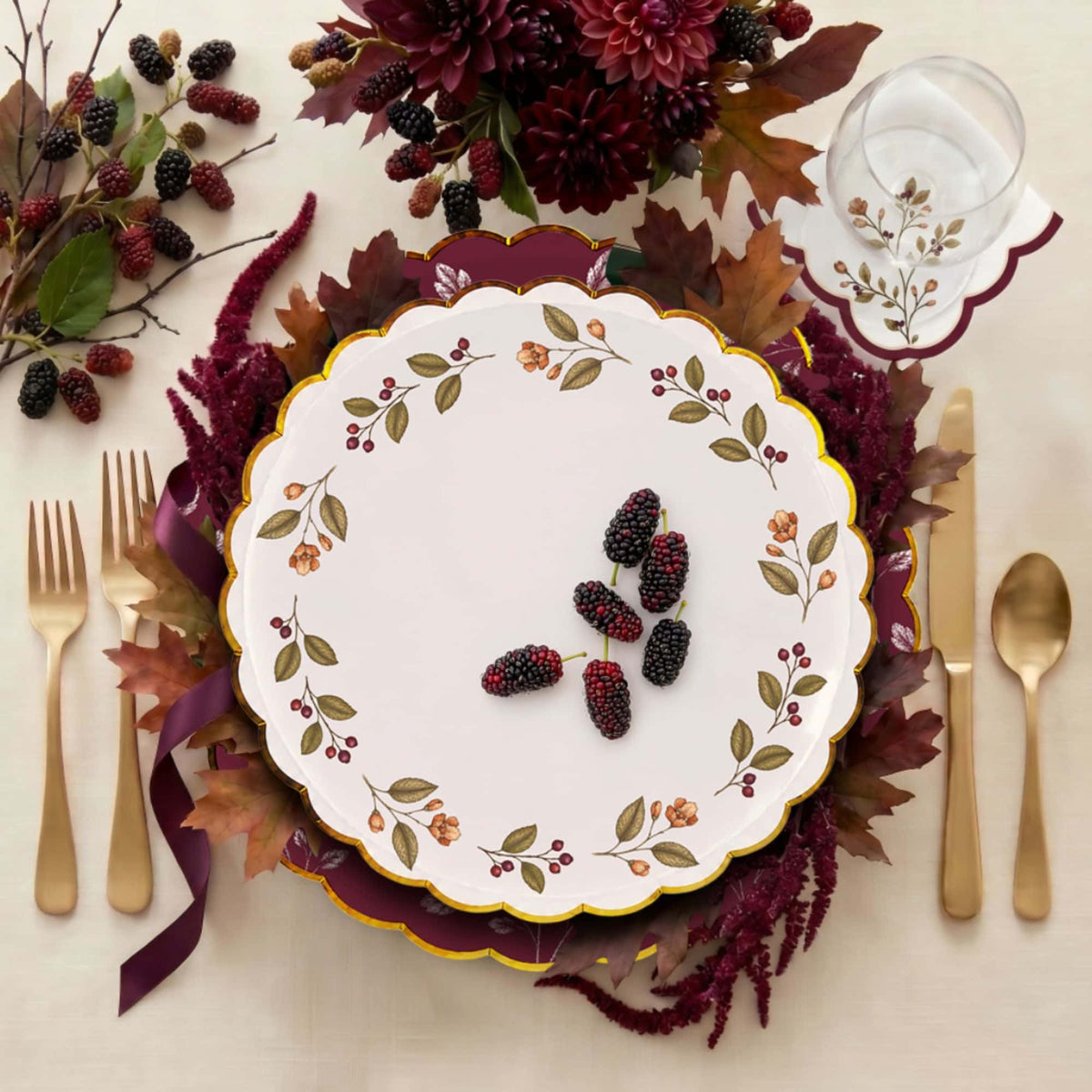 Mulberry Wreath 8" Small Plate