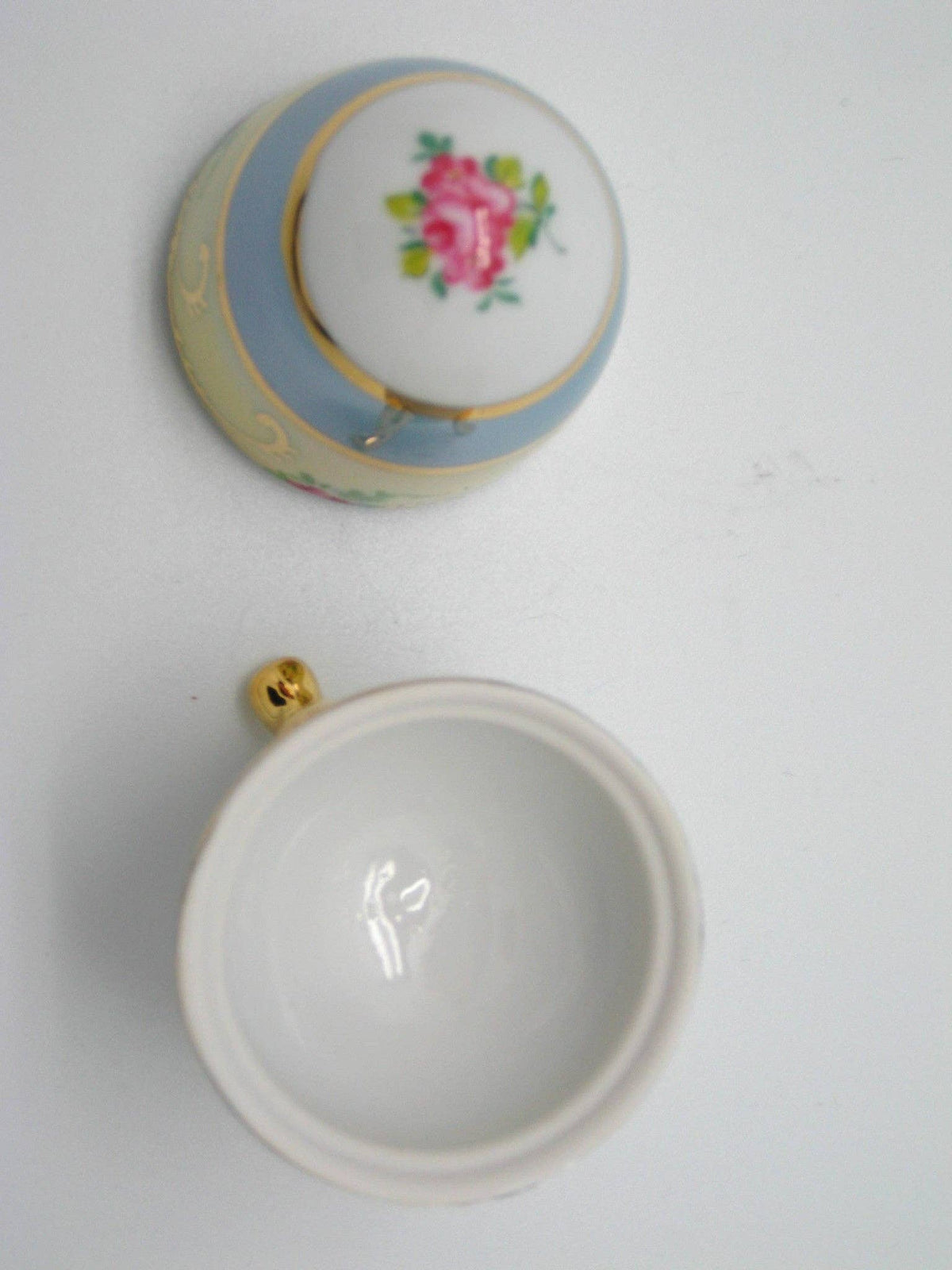 Small Victorian Antique Egg Jewelry Box Deluxe Gold