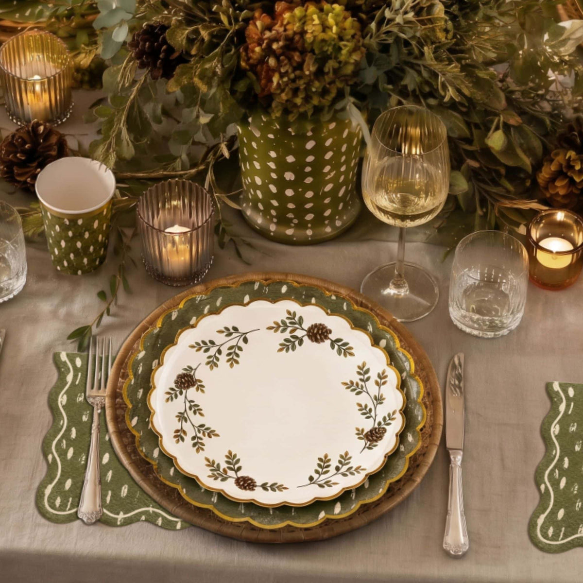 Evergreen Wreath 8" Small Plate