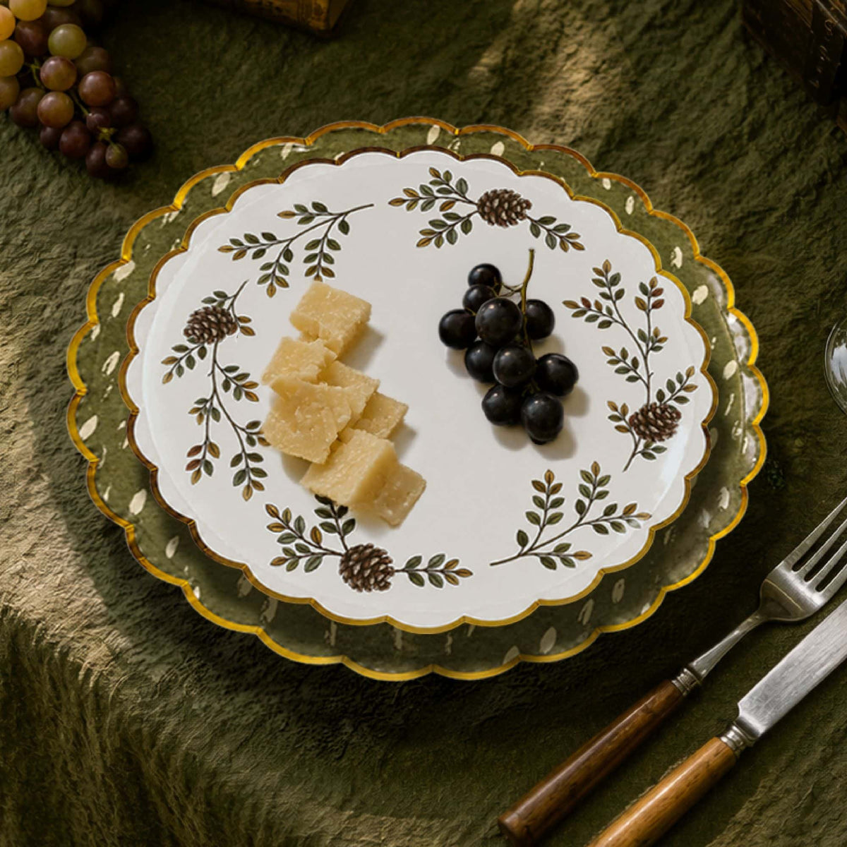 Evergreen Wreath 8" Small Plate