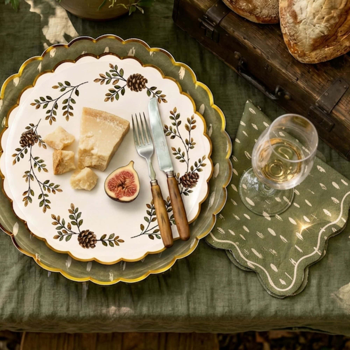 Evergreen Wreath 8" Small Plate
